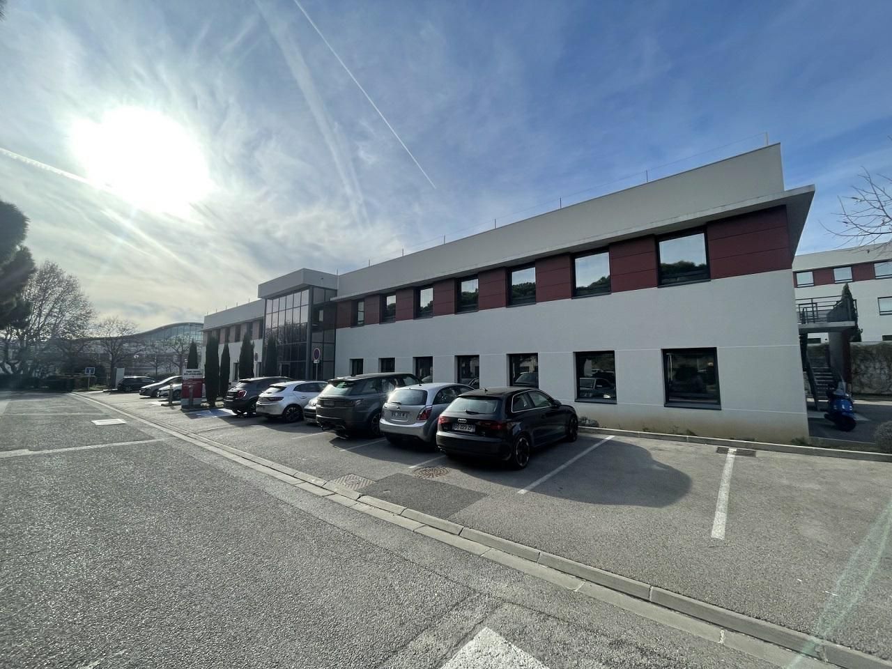 2955 m² pour ce bureaux en location à Marseille