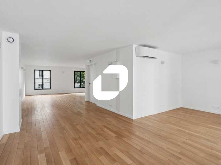 À deux pas du Parc Monceau, IMMPROVE vous propose