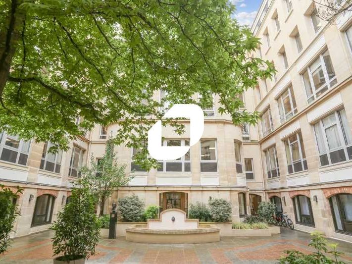 Au sein d'un immeuble emblématique du quartier du