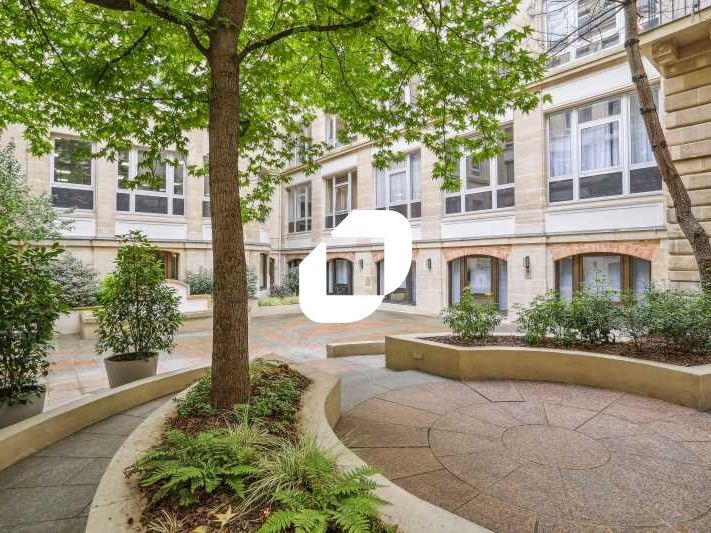 Au sein d'un immeuble emblématique du quartier du