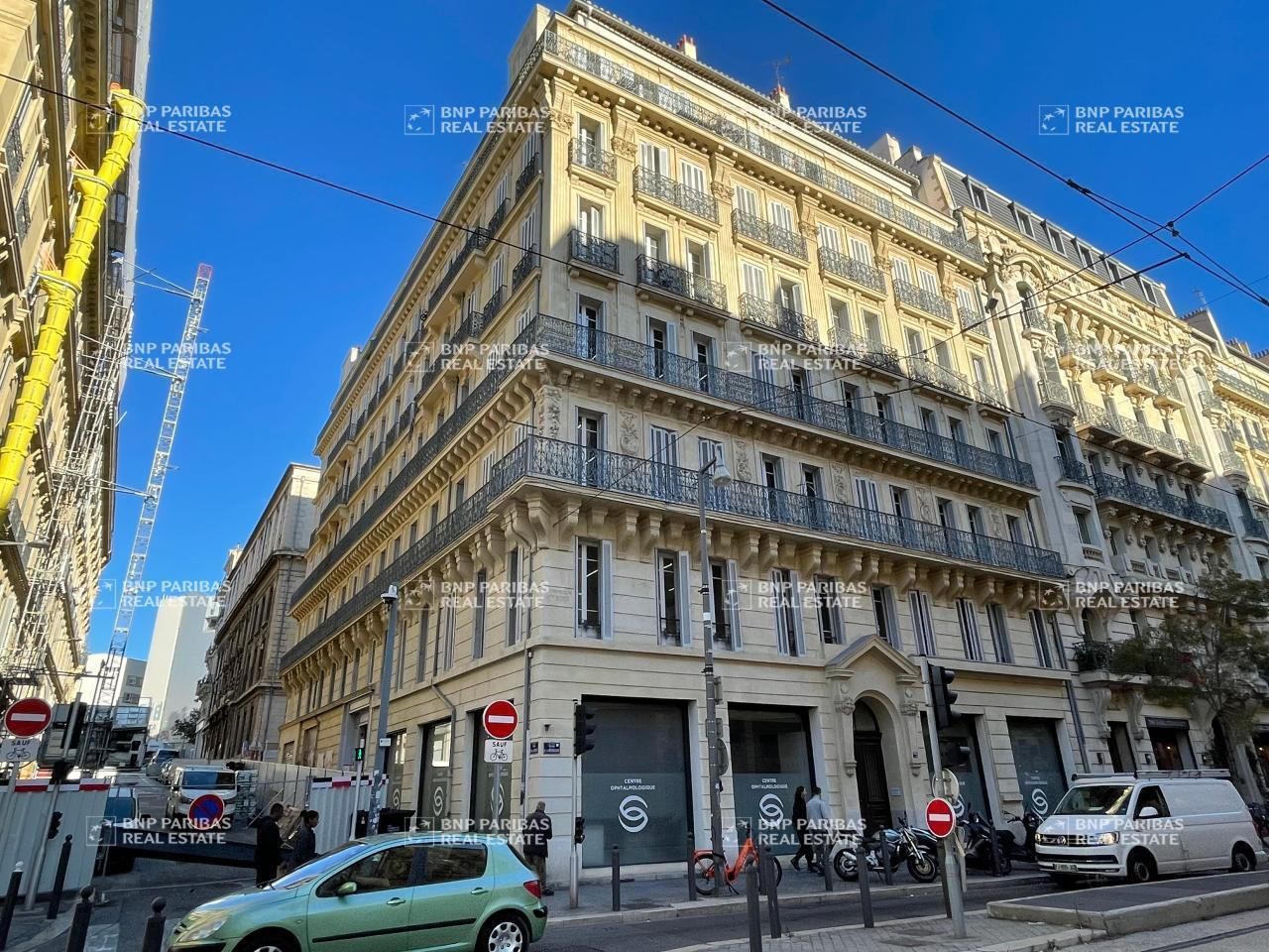 220 m² pour ce bureaux en location à Marseille 02
