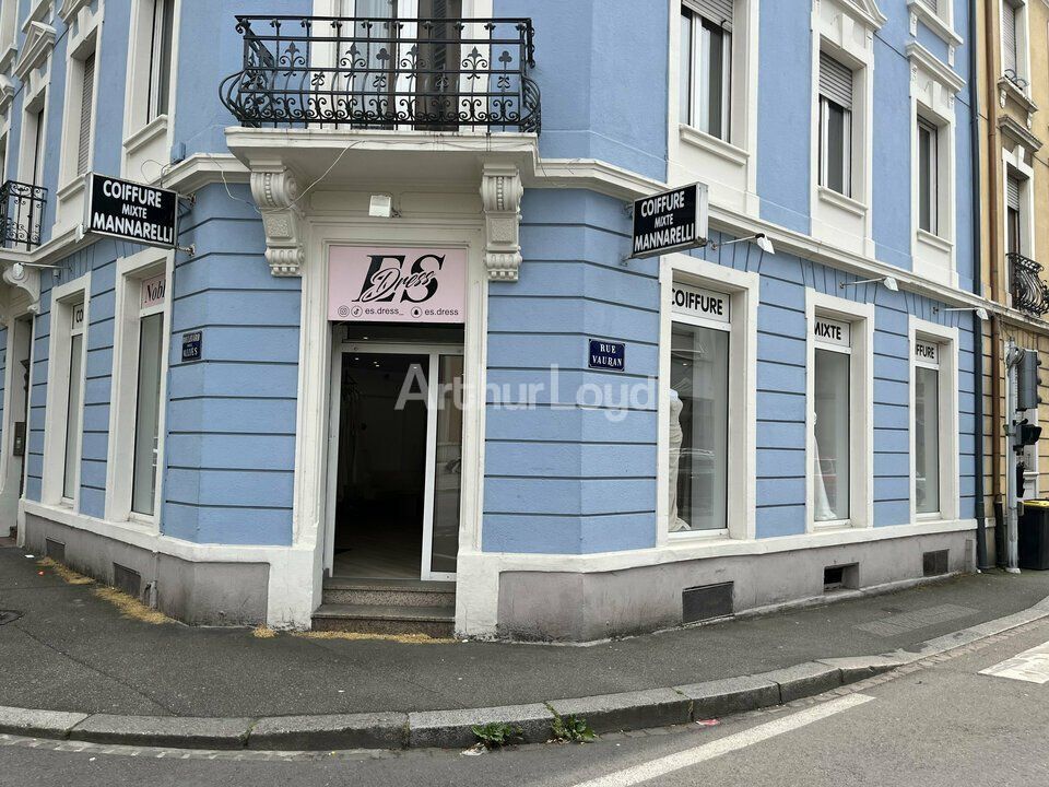 Location local commercial 79 m² non divisibles