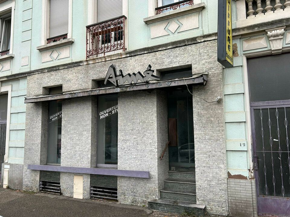 Location local commercial 56.87 m² non divisibles