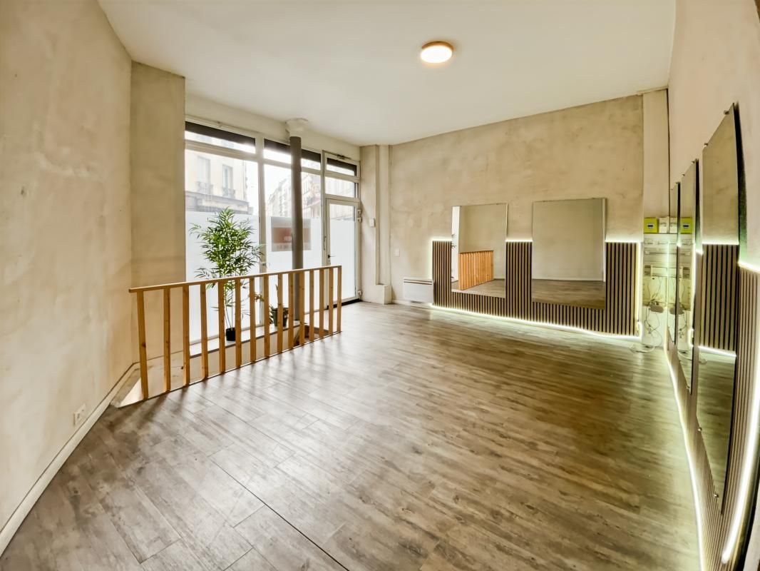 Location bureaux 70 m² non divisibles