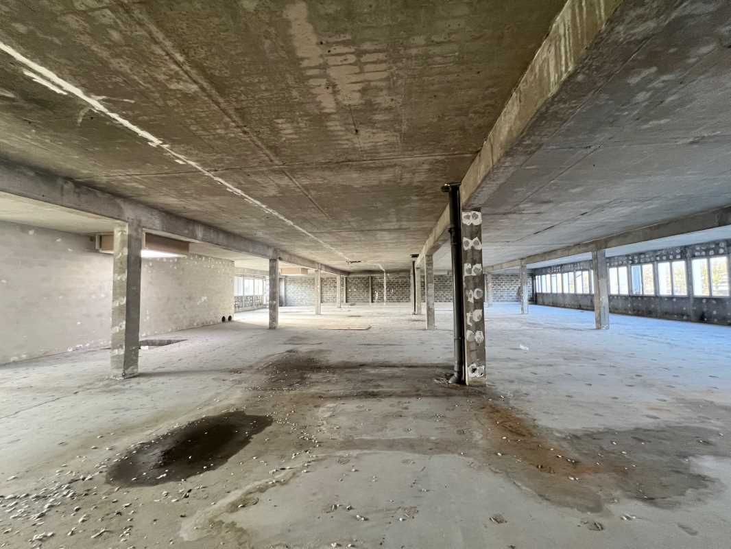 À vendre ou à louer - surface de bureaux/commerce
