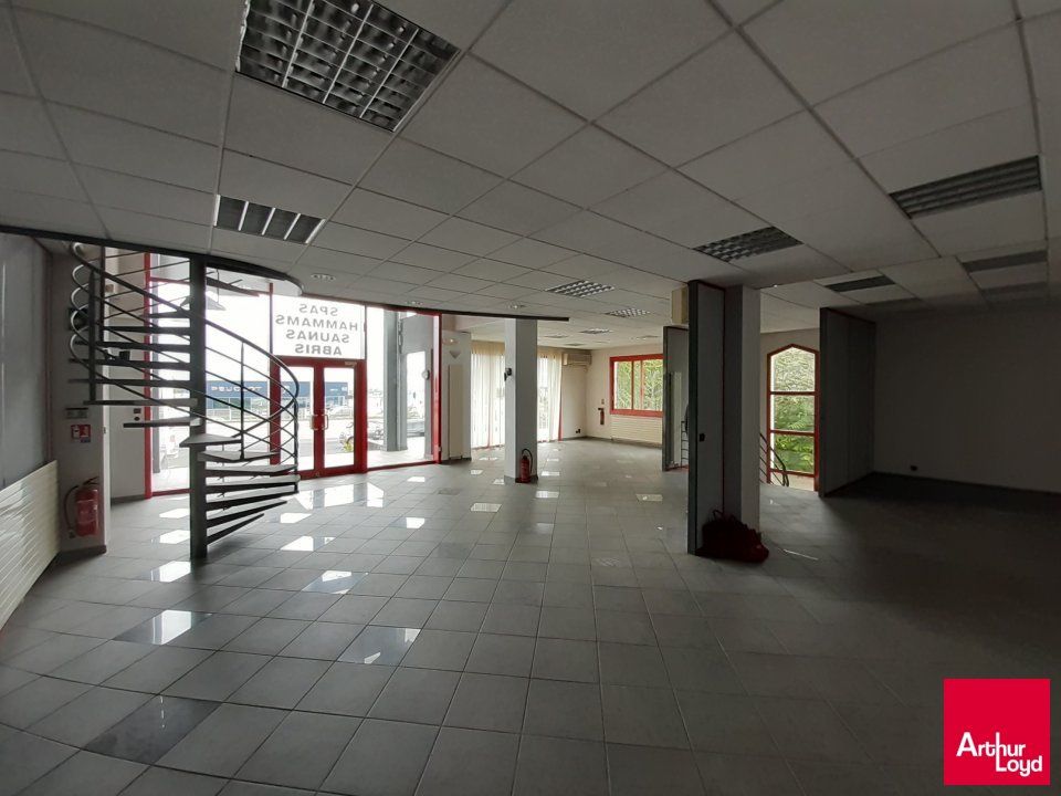 AUBIERE LOCATION LOCAL COMMERCIAL 315 M²