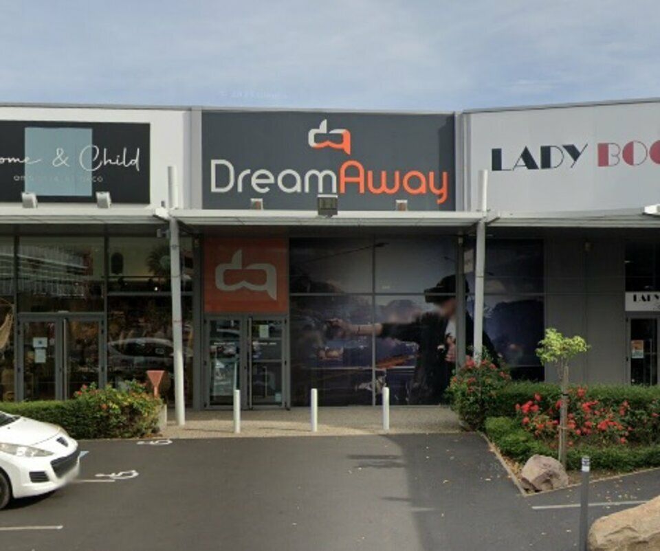 Location local commercial 223.65 m² non divisibles