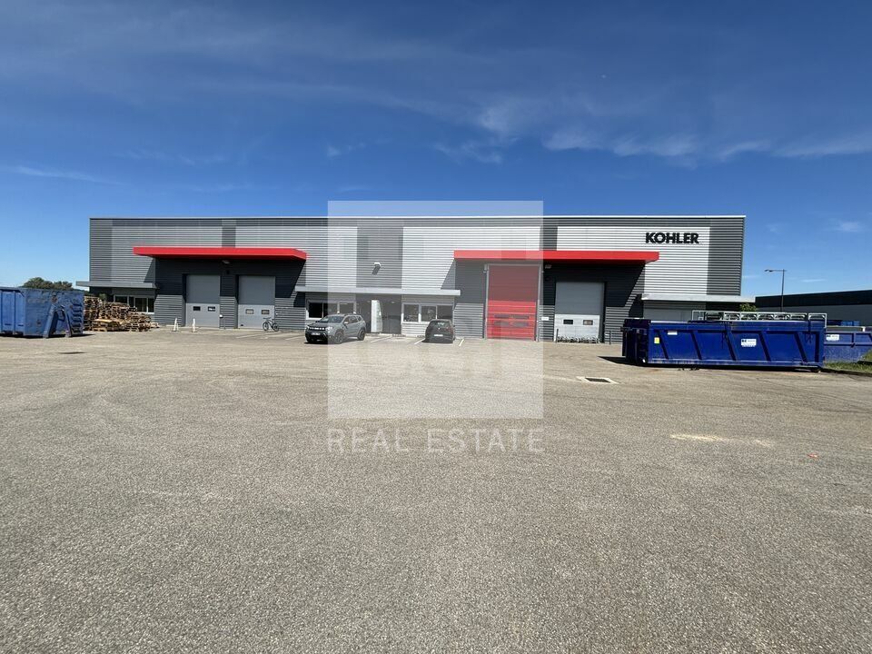 Location local d''activites 2243.99 m² non divisibles