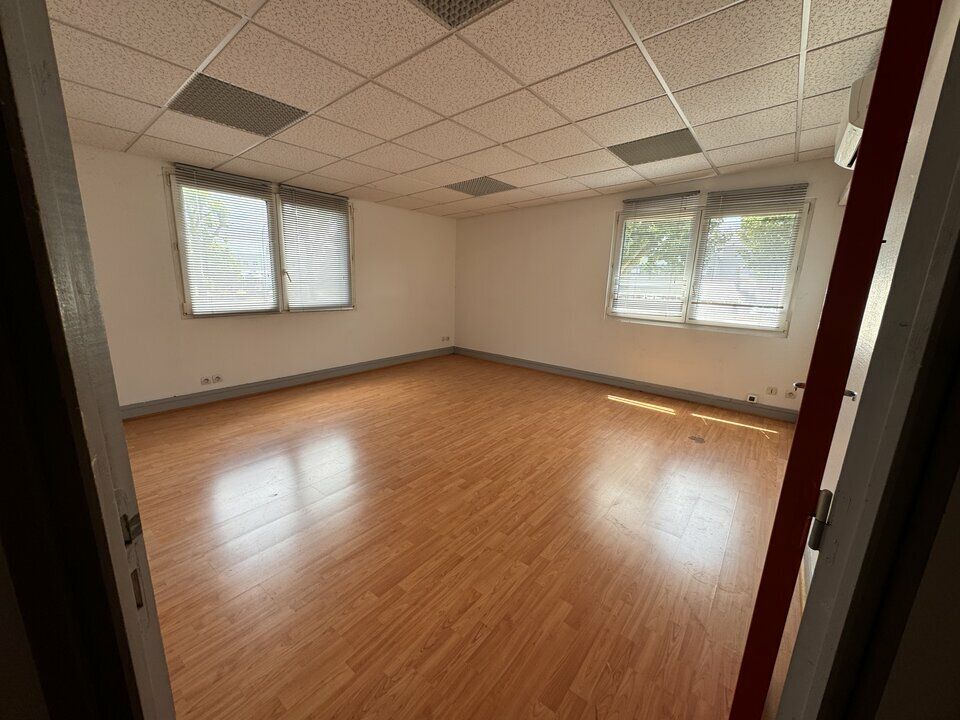 Location bureaux 135 m² non divisibles