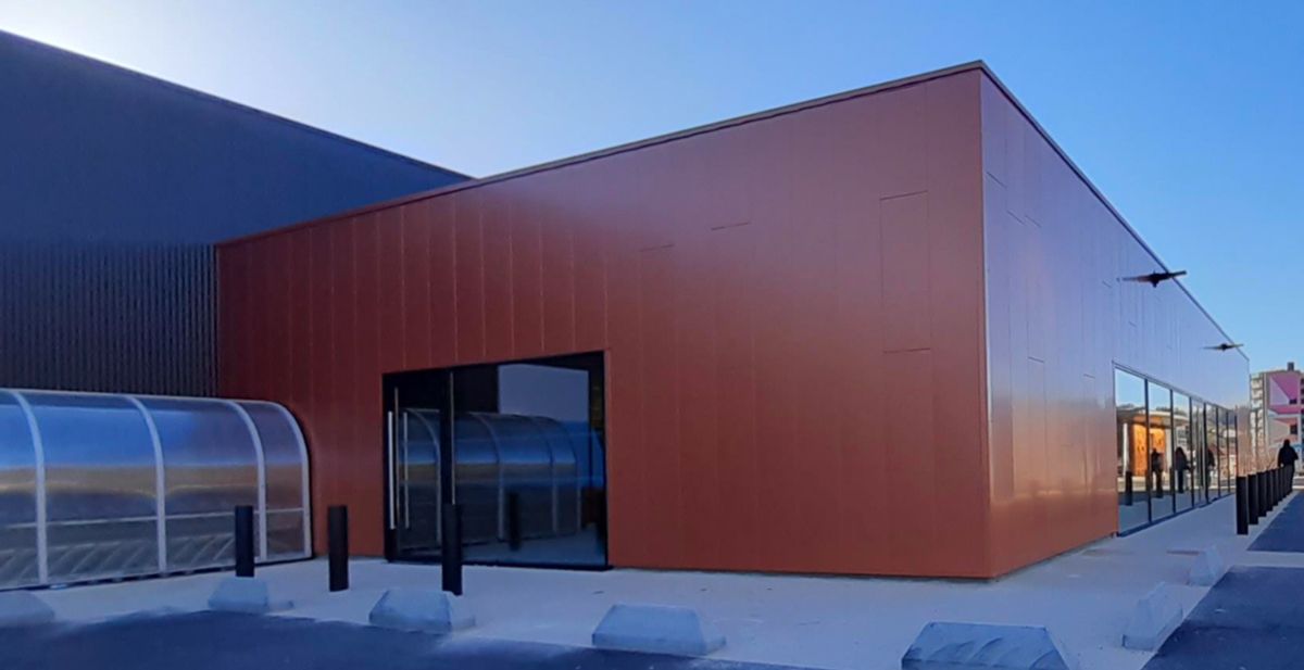 Location local commercial 403.00 m² à DECAZEVILLE