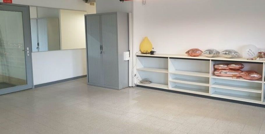 Location entrepôts 570 m² non divisibles