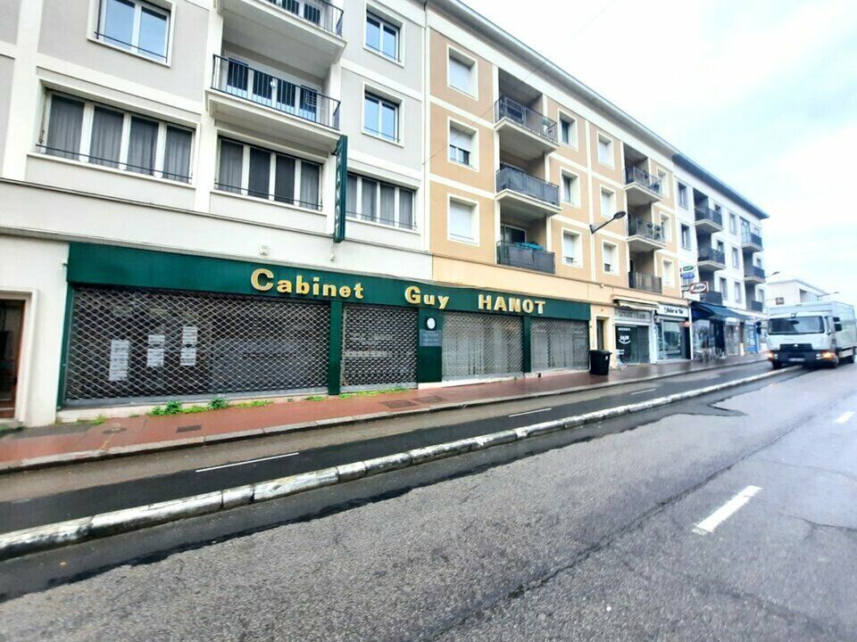 Location local commercial 198.97 m² divisibles à partir de 36.5 m²