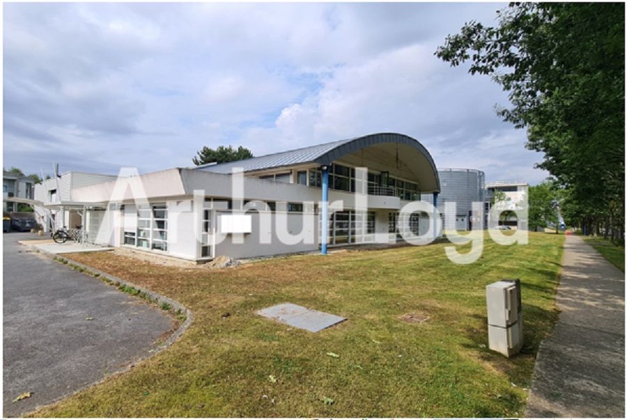 Location bureaux 1050.00 m² à HEROUVILLE SAINT CLAIR