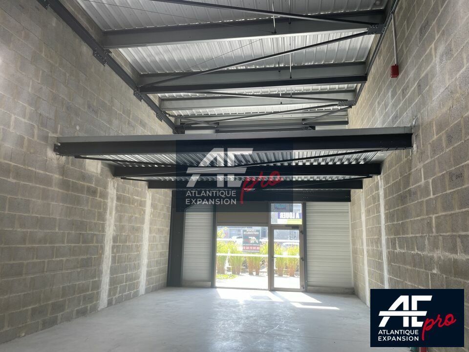 Location local d''activites 169.7 m² non divisibles