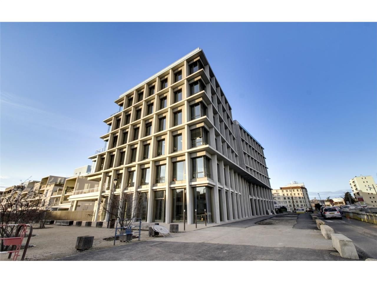 Au sein du nouveau éco-quartier, immeuble bénéfic