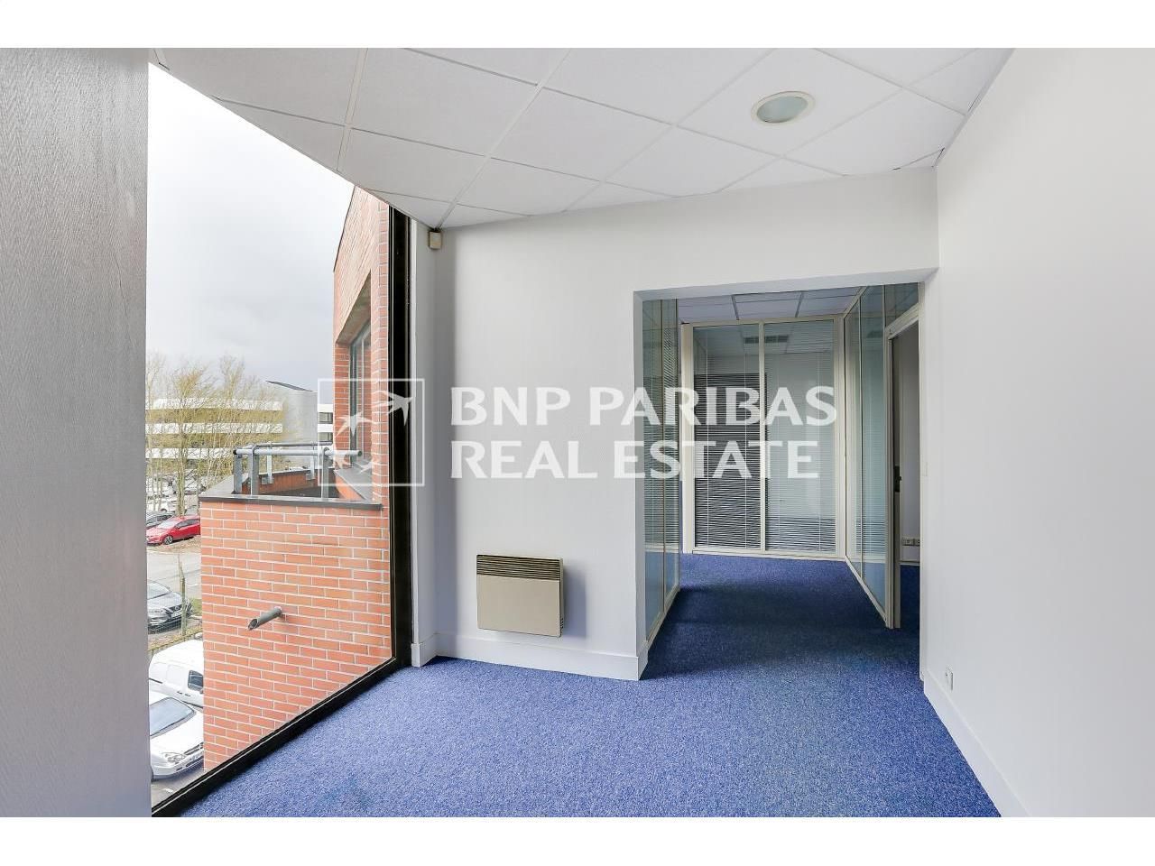 1980 m² pour ce bureaux en vente à Montigny le bretonneux