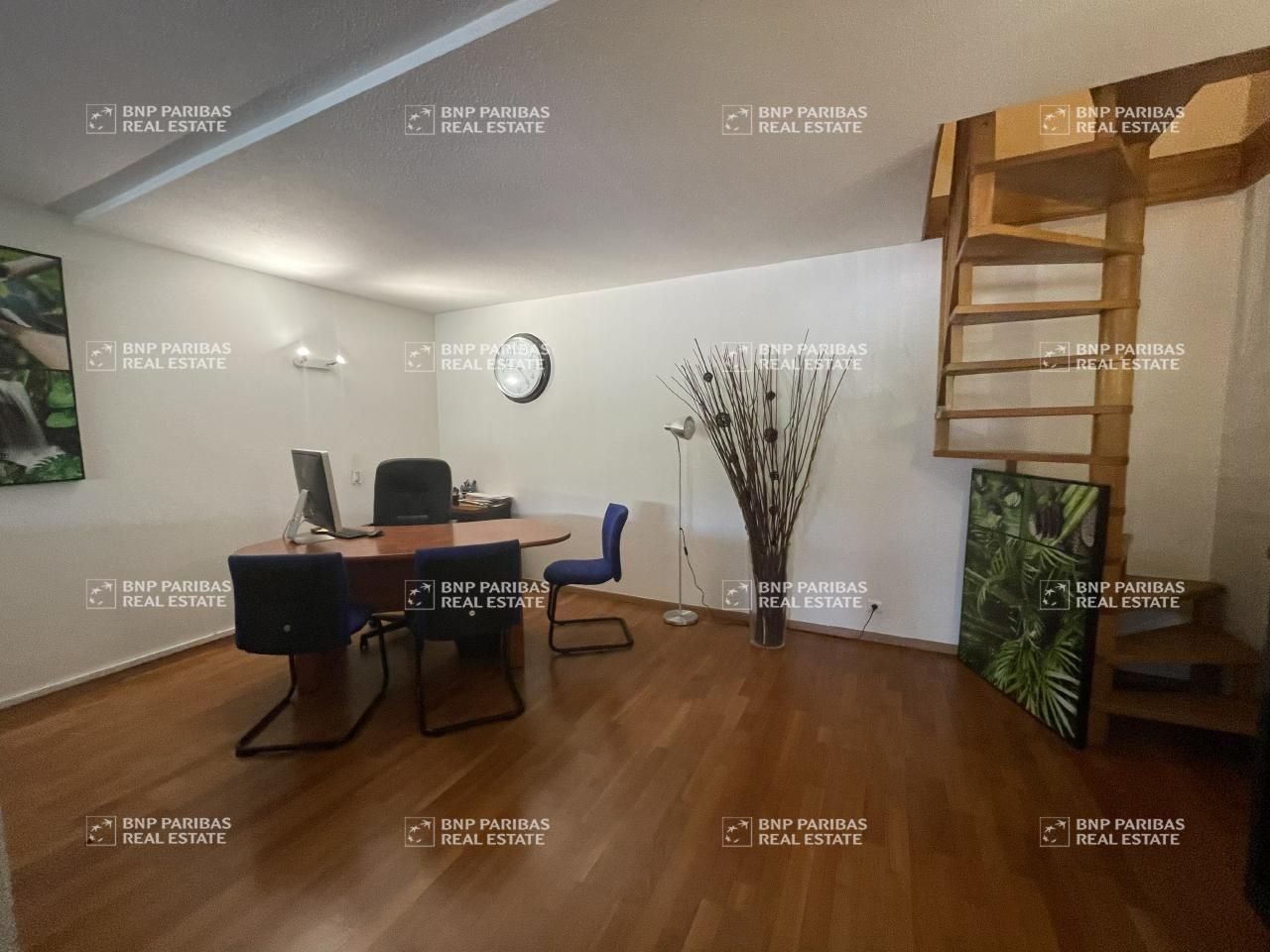 130 m² pour ce bureaux en location à Villeneuve-loubet