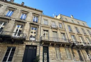 Location bureaux Bordeaux centre - Tram Jardin Public & Quinconces