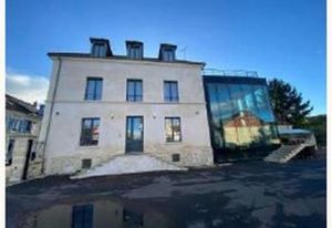 Bureaux à louer L'Isle-Adam - Proximité bus et bornes recharge