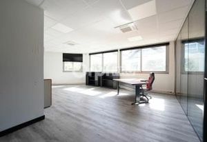 Bureaux à louer Saint-Maurice-de-Beynost - Proche A42 et gare