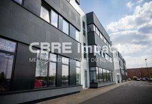 Location bureaux Bezannes - Proche Reims, 26 places de parking