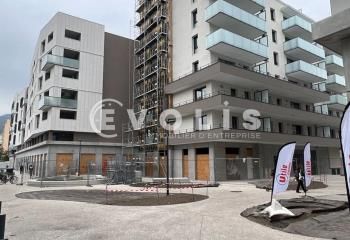 Location local commercial Grenoble - Axe très fréquenté