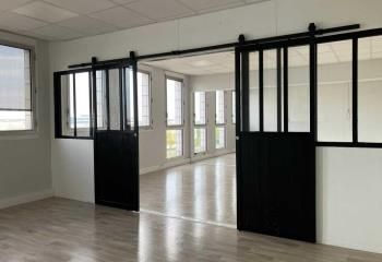 Bureaux à louer Montigny-le-Bretonneux - Proche gare et autoroutes