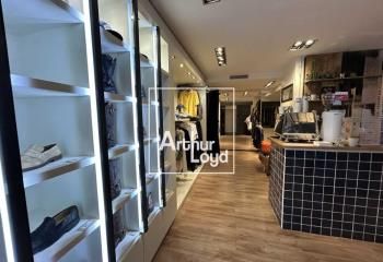 Local commercial à louer Montpellier Écusson - Transports en commun