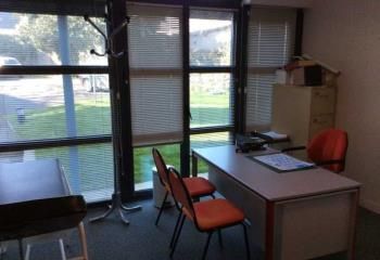 Location bureau Lesneven centre-ville - Proche mairie et église