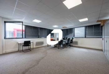 Location bureaux Chanteloup-en-Brie - Proche A4 et RER Val d'Europe