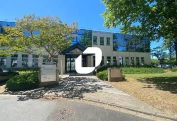 Location bureaux Éragny - Proximité bus, route et autoroute