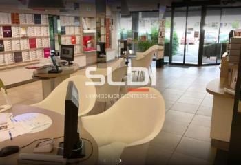 Local commercial à vendre Bron centre-ville - Transports