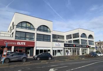 Location bureaux Pontault-Combault - Proche Francilienne N104 et Nationale 4