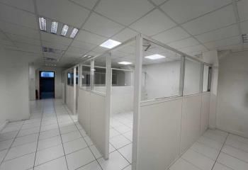Sous-location bureaux Paris 11 - Proche boulevard de Belleville, bus et métro