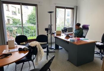 Location bureaux Paris 16 - Proximité Porte d'Auteuil, accès rue et jardin