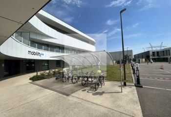 Location bureaux Meyzieu - Proximité Tramway et Bus