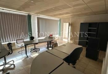 Location bureau Chambéry - Zone des Landiers, stationnement disponible