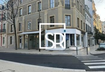 Local commercial à louer Vichy - Face à l'hôtel Mercure