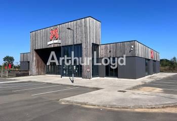 Local commercial à louer Mondeville - 73 places de parking