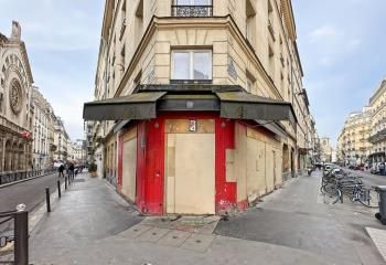Location boutique d'angle Paris 9 - Métro Notre-Dame-de-Lorette