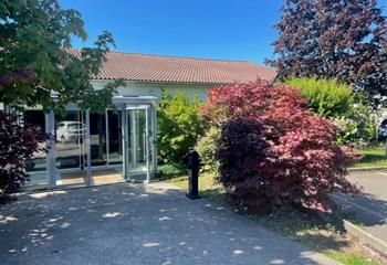 Location bureaux Saint-Maurice-de-Beynost - Proche gare et autoroutes