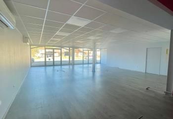 Local commercial rénové à louer Saint-Denis-lès-Bourg