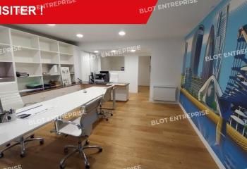 Location local commercial Nantes - Proximité bus