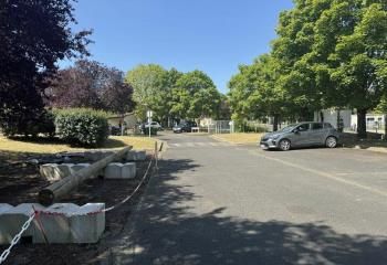 Bureaux à vendre Chinon - Entrée de ville et terrain clos