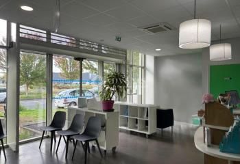 Bureaux à vendre Truyes - Proche bus, périphérique et autoroute