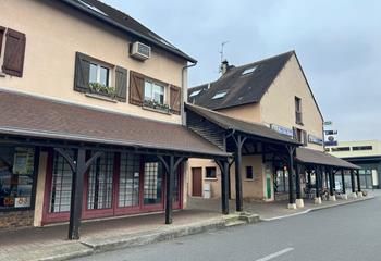 Local commercial à louer Saint-Lubin-des-Joncherets - Centre Leclerc