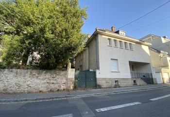 Location bureaux Nantes centre - Proche bus, tram et commerces