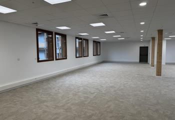 Location bureaux Nantes - Île de Nantes - Proche bus et tramway