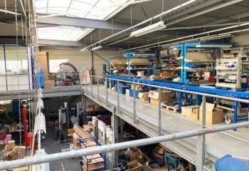 Location entrepôt La Verrière - Proche A12 et A13