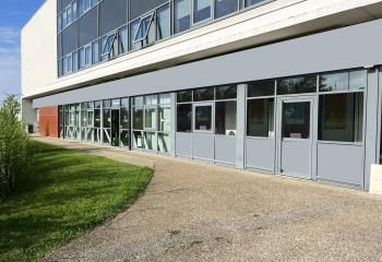 Location bureaux Isneauville - Proximité transports et commerces